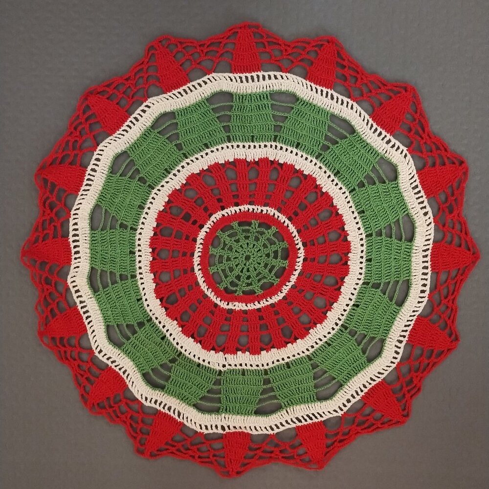 Vintage Handmade Christmas Scalloped-Edge Crocheted Doily Table Topper Boho